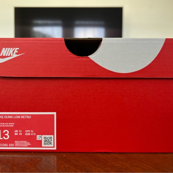 Nike Dunk Low Pandas - Picture 5 of 6